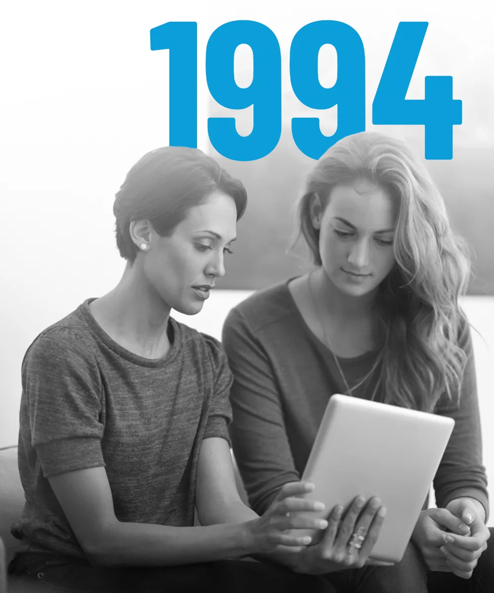 1994
¡Introdujimos la Tecnología! Digitalizamos las aulas ¡adiós lápiz y papel, hola ordenadores y programas de enseñanza alucinantes!

Primera tecnología: creamos un programa de gestión para autoescuelas que sigue en el mercado.